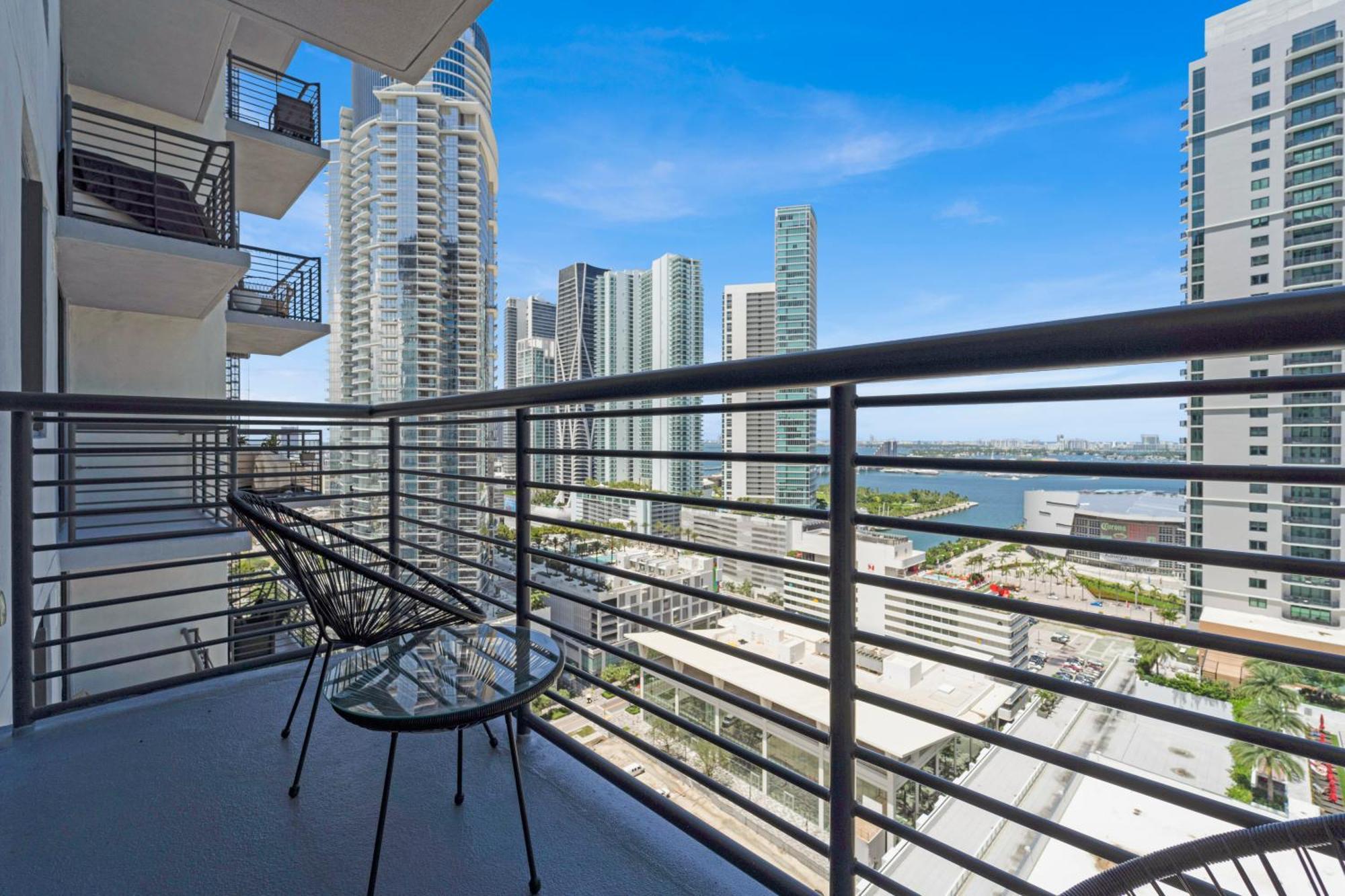 Devereaux Miami Luxury One-Bedroom And Studios Zewnętrze zdjęcie