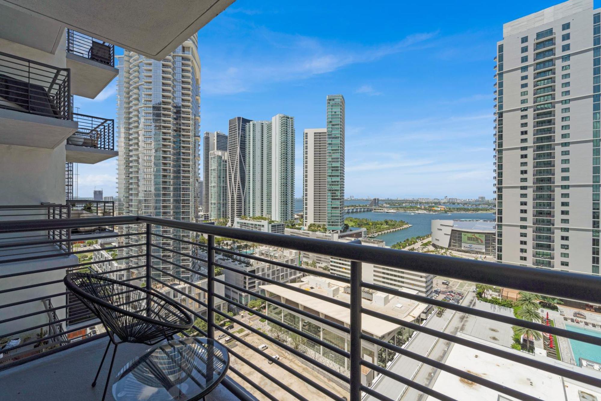 Devereaux Miami Luxury One-Bedroom And Studios Zewnętrze zdjęcie